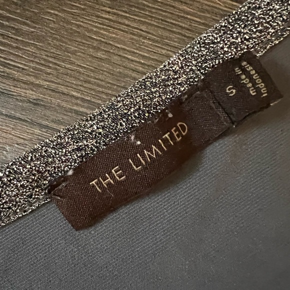 The Limited Gray Tank with Silver Detail small - Picture 4 of 4